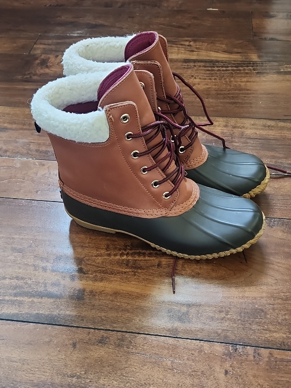Tommy Hilfiger Size 9 Women's Insulated Duck Boots